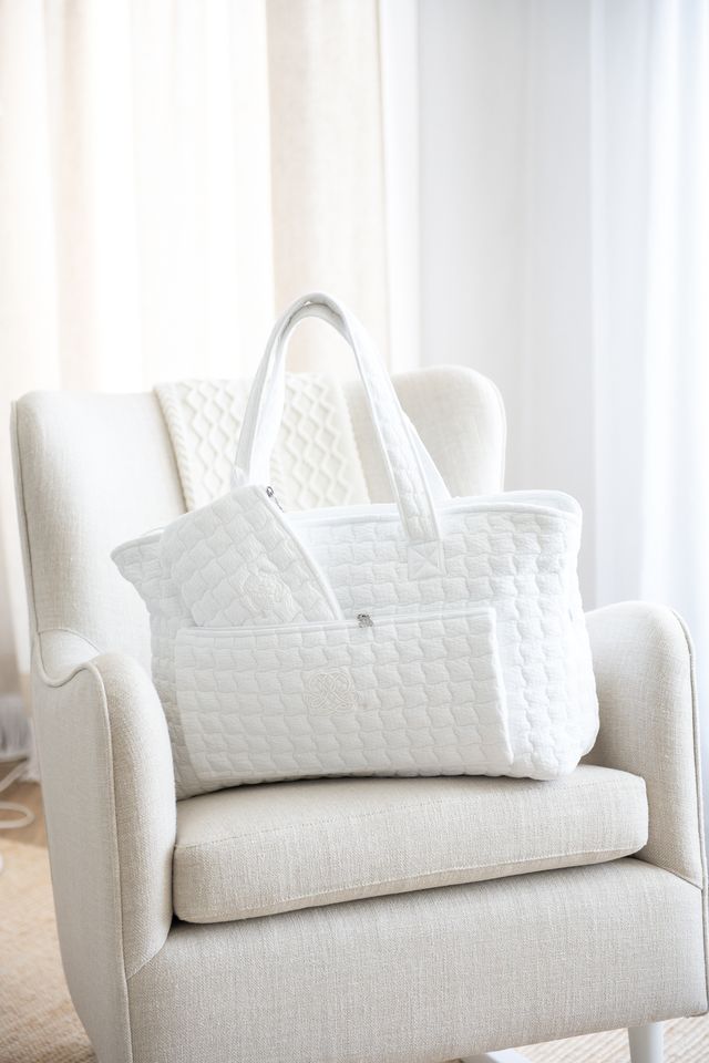 Cotton White collectie van het merk Theophile et Patachou - babykamer aankleding en mooie items voor je baby voor onderweg