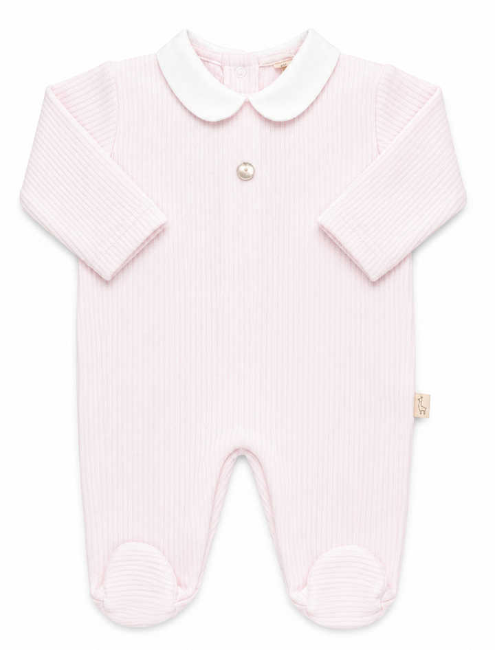 Baby Gi fijn gebreid lichtroze boxpakje met klassieke kraag en voetjes voor baby's.