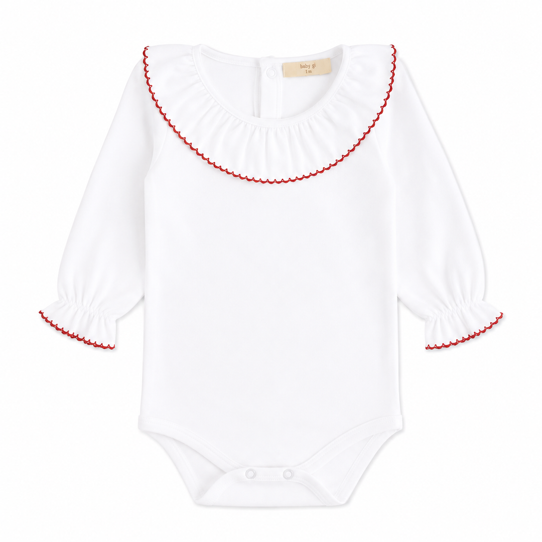 witte romper met bordeaux rode picot afwerking op de kraag en manchetten