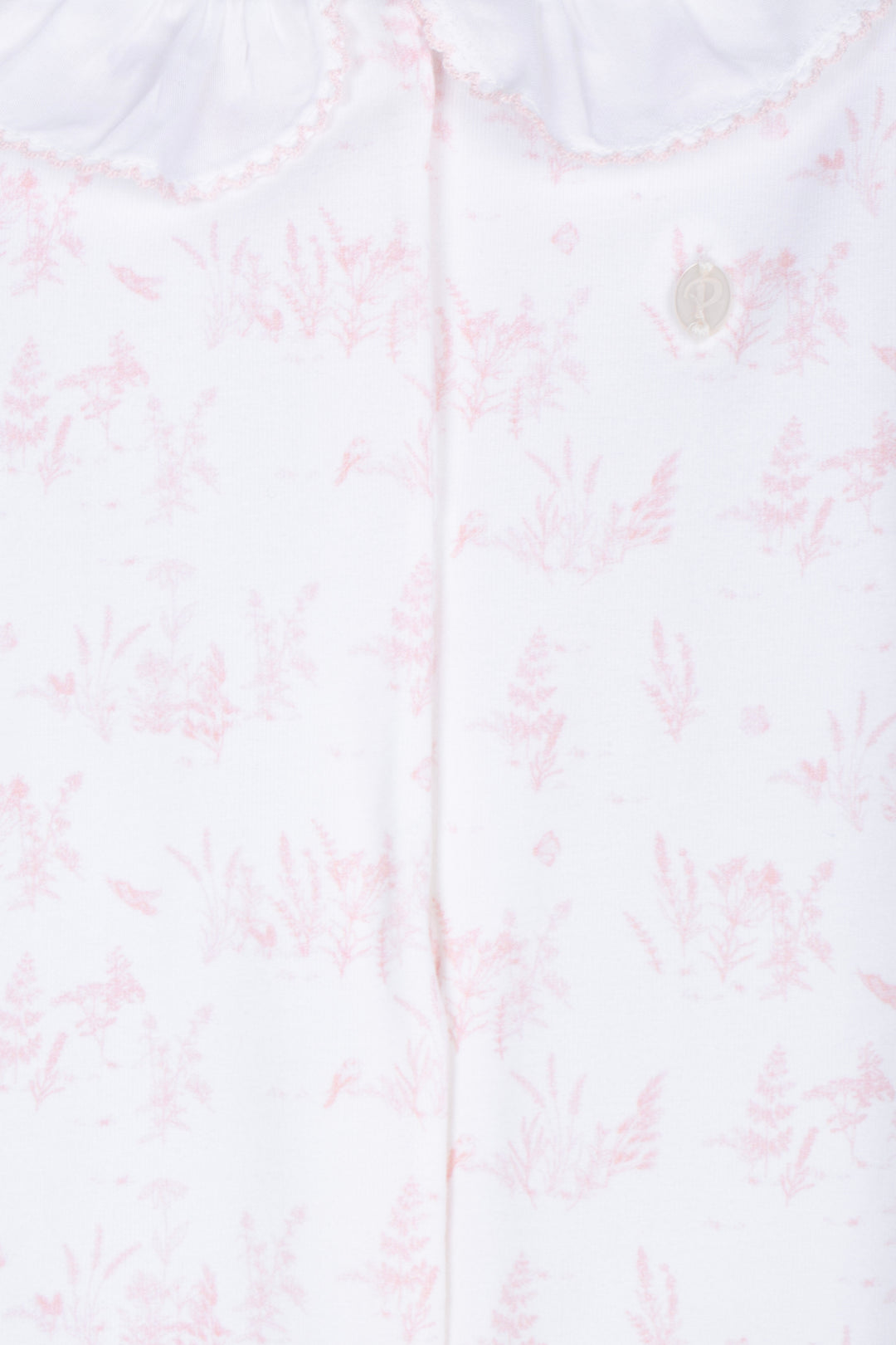 Detail van Toile de jouy print en kraag van Patachou babypakje 