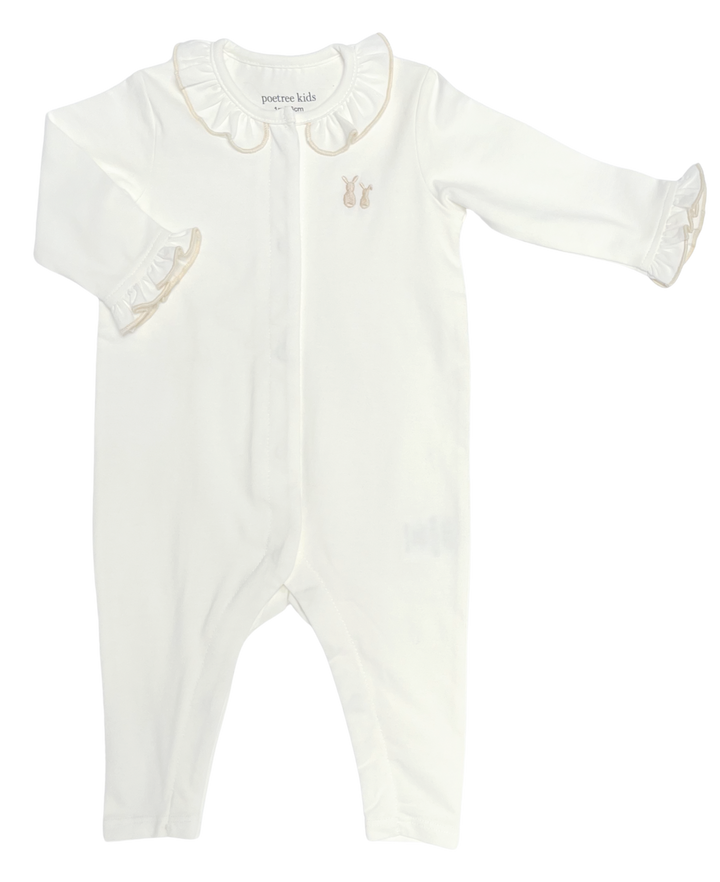 crème kleurig babypakje van Poetree kids met ruffles