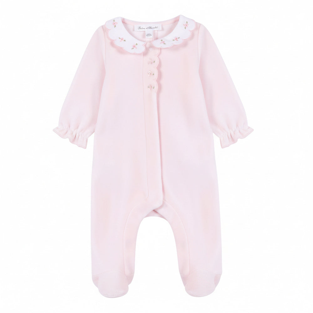 Pale Pink babypakje met geborduurde bloemetjes van Tartine et Chocolat