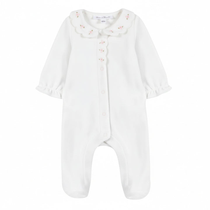 off white babypakje velours met geborduurde bloemen kraag van Tartine et Chocolat