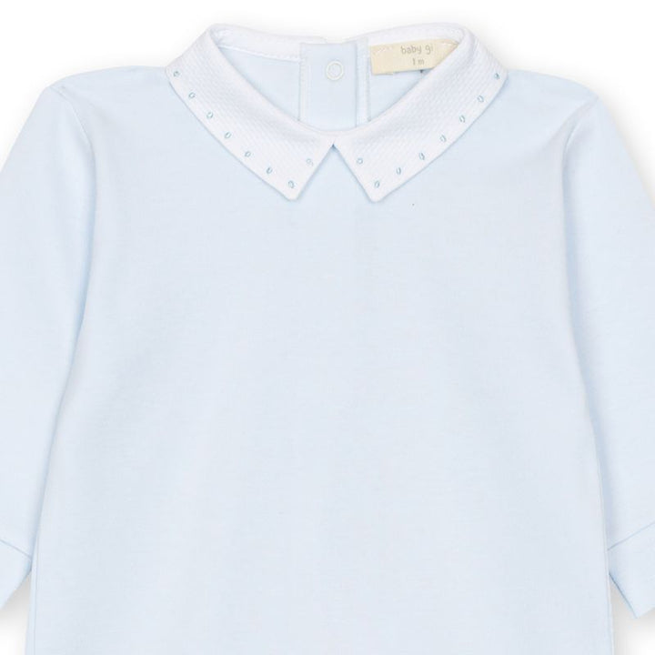 Detail van pique katoen kraagje van het merk Baby GI 