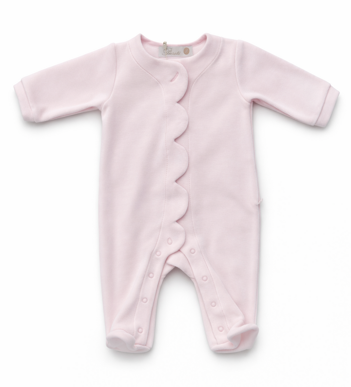 Lichtroze velours babypakje met schulprand van het merk Purete du bebé