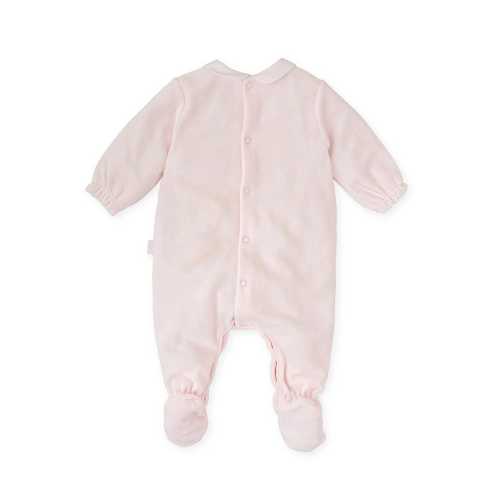 zacht velours lichtroze babypakje achterkant tutto piccolo