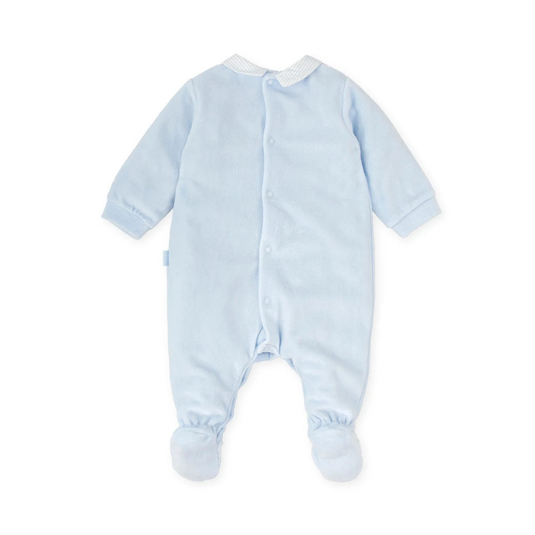 Lichtblauw babypakje in velours achterkant tutto piccolo 