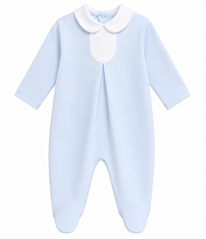 lichtblauw babypakje met peter pan kraag in lichtblauw