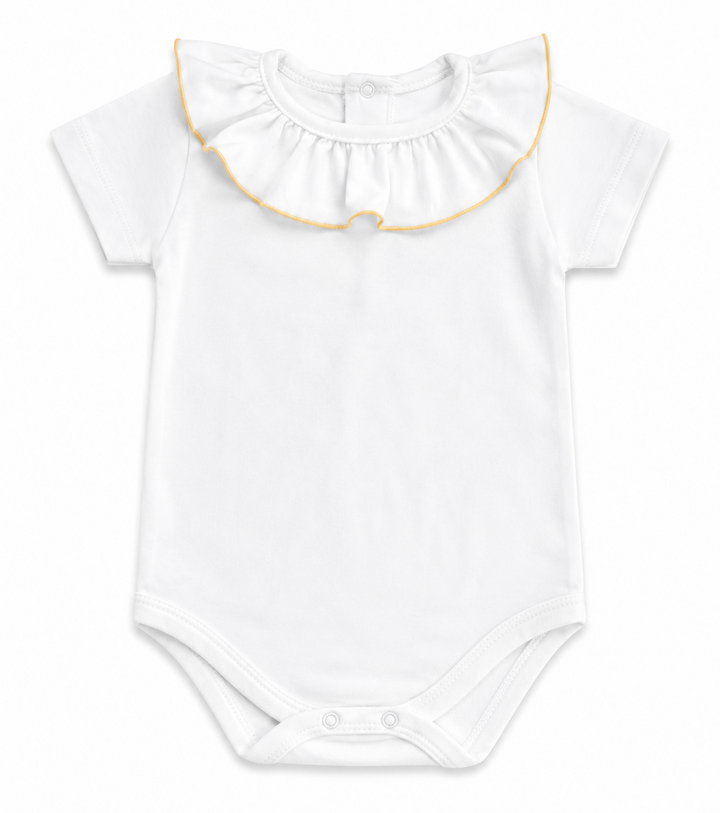 Calamaro baby romper wit met ruches kraag en gele bies