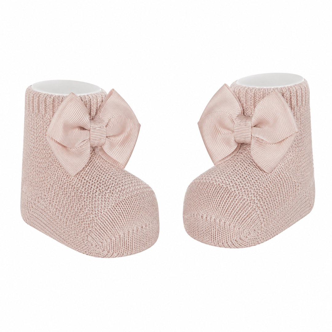 gebreide babysokjes met strik in oude kleur van condor