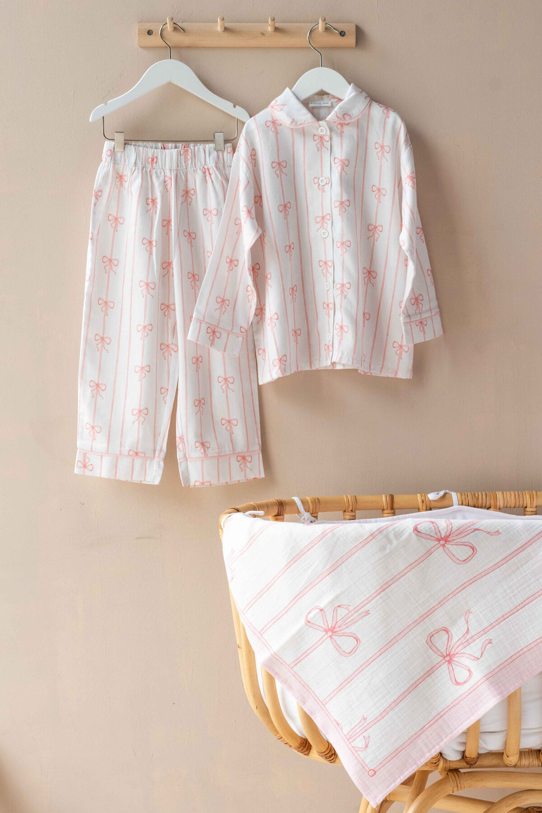 Atelier Babbi Tweedelige Pyjama Ribbon Pink – Katoen Satijn