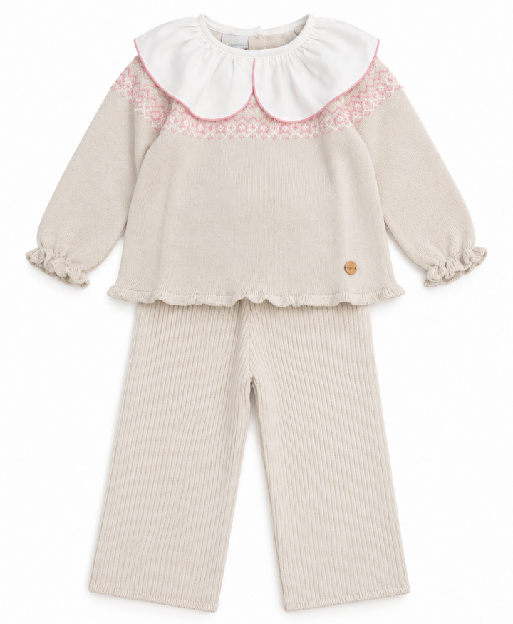 graslei gebreide set, wijde broek met rib, gebreide trui met roze print en volant kraag in sand kleur