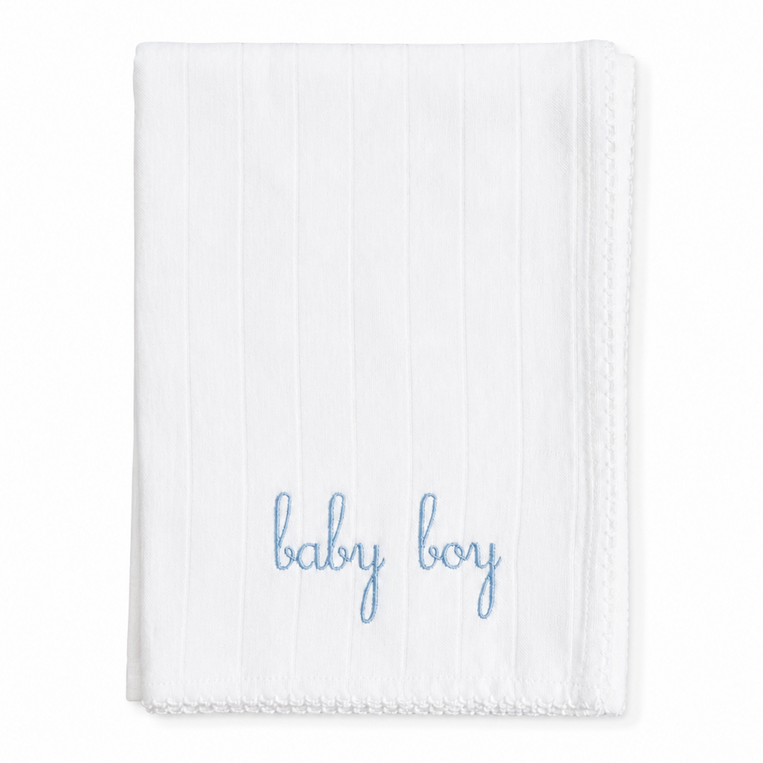 hydrofiele doek met lichtblauwe geborduurde letters babyboy