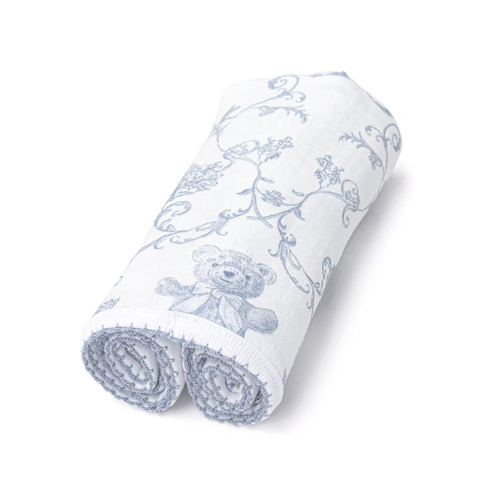 lichtblauwe hydrofiele doek met beertjes en barok print van first my first collection