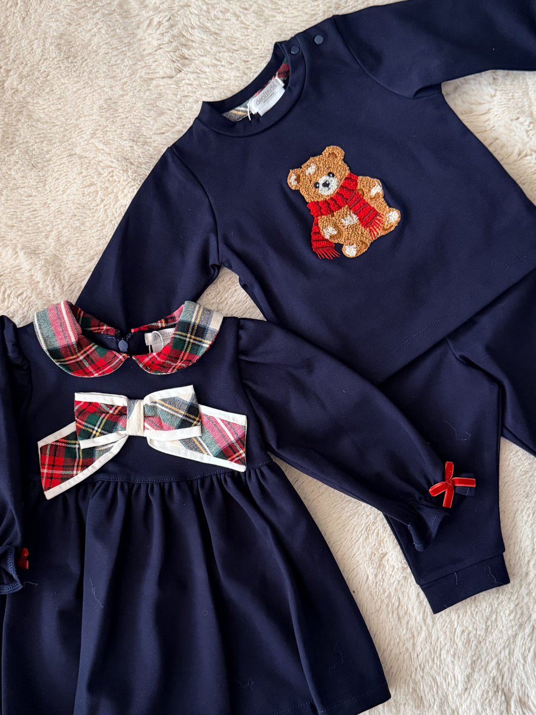 Deolinda Tweedelige Babyset met Winterbeertje – Donkerblauw