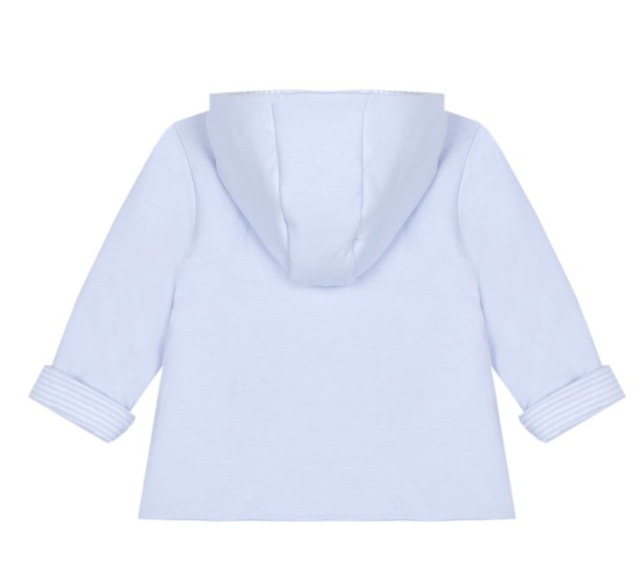 lichtblauw babyjasje met capuchon van Patachou 