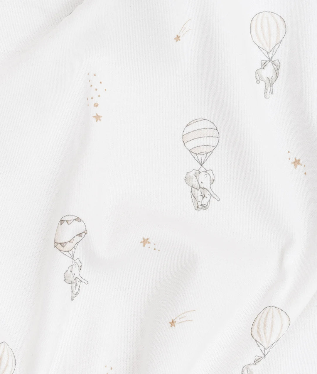 detail van deken met olifant print met luchtballon