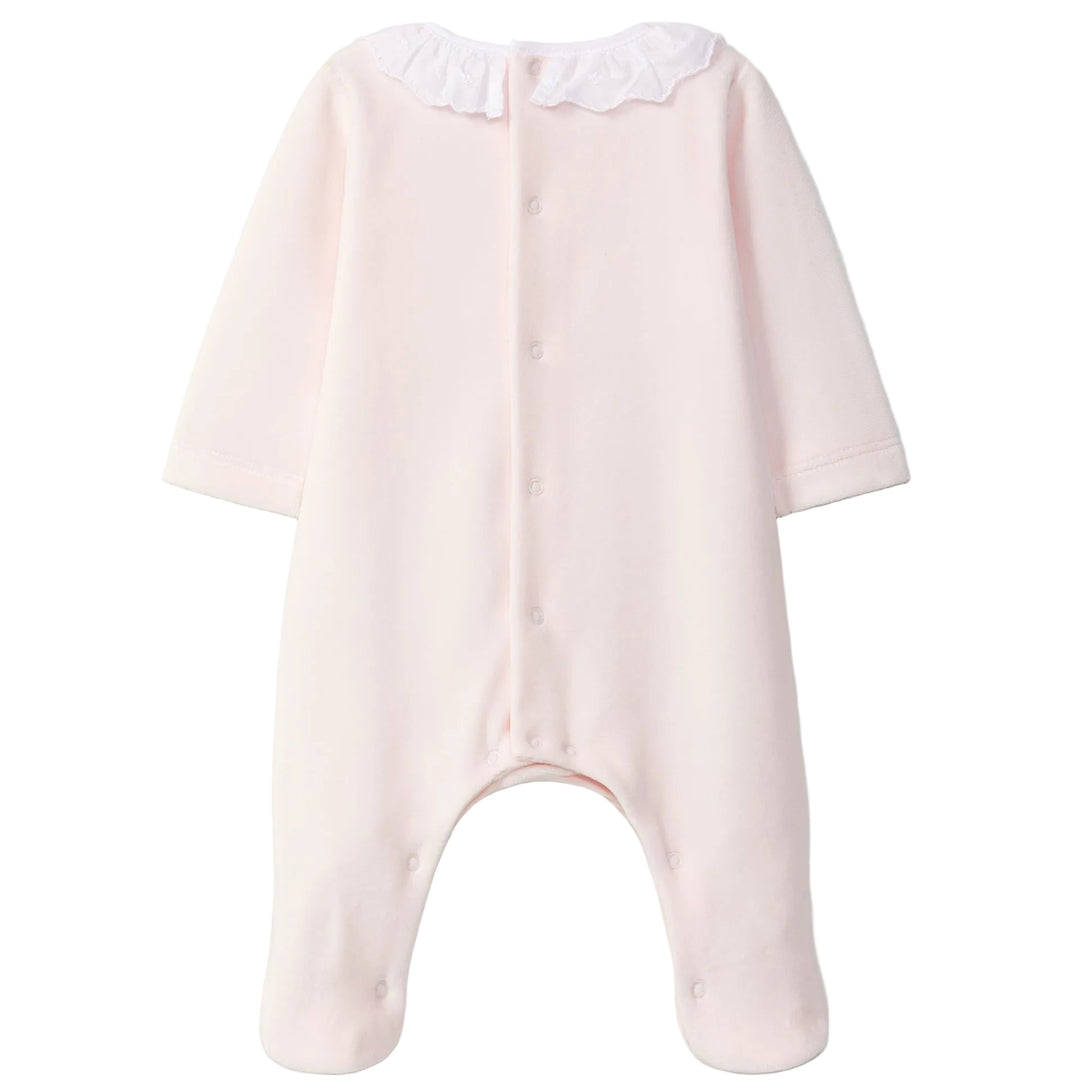 achterkant van babypakje in peach pink velours 