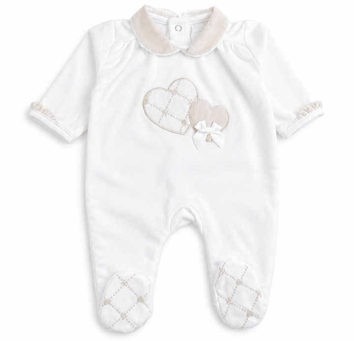 First babypakje hartjes crème