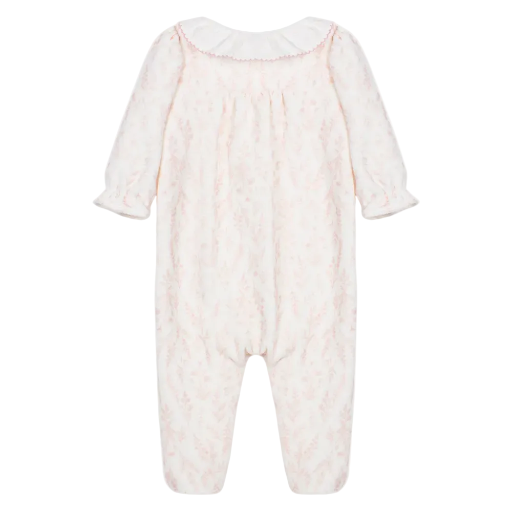 achterkant van velours offwhite babypakje met blaadjes en vlinders print van patachou 
