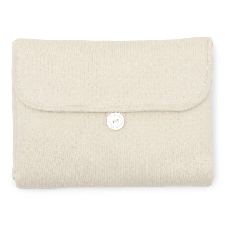 beige jersey katoenen verschoonmatje uit de little Voyager collectie van Poetree kids
