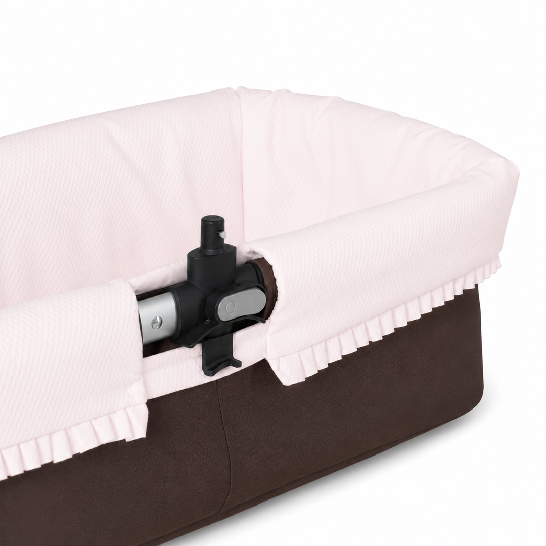 babyroze omrander in pique katoen met ruffle rand voor de reiswieg van de kinderwagen