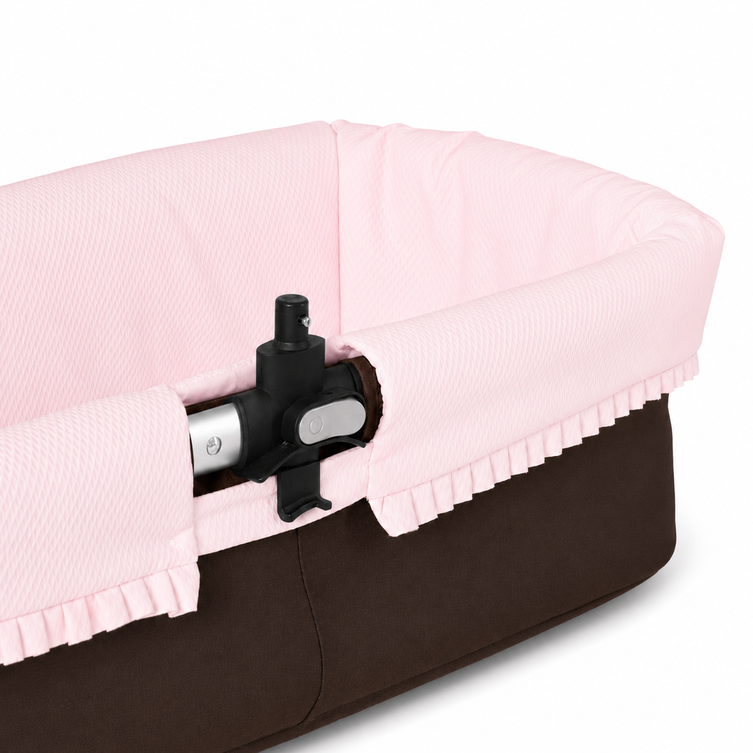 babyroze omrander in katoenen pique stof met ruffle bies