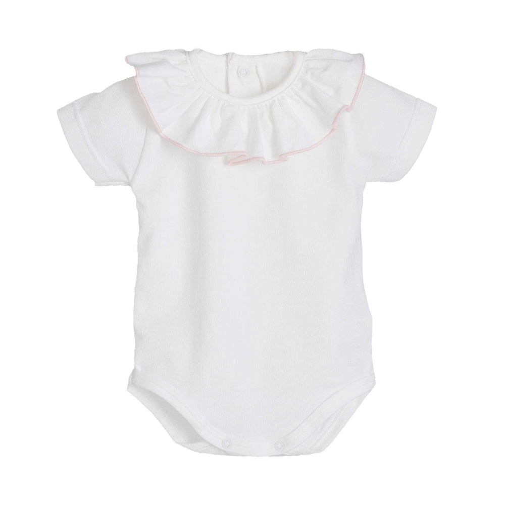 Katoenen romper met korte mouw en ruffle kraag met lichtroze detail 