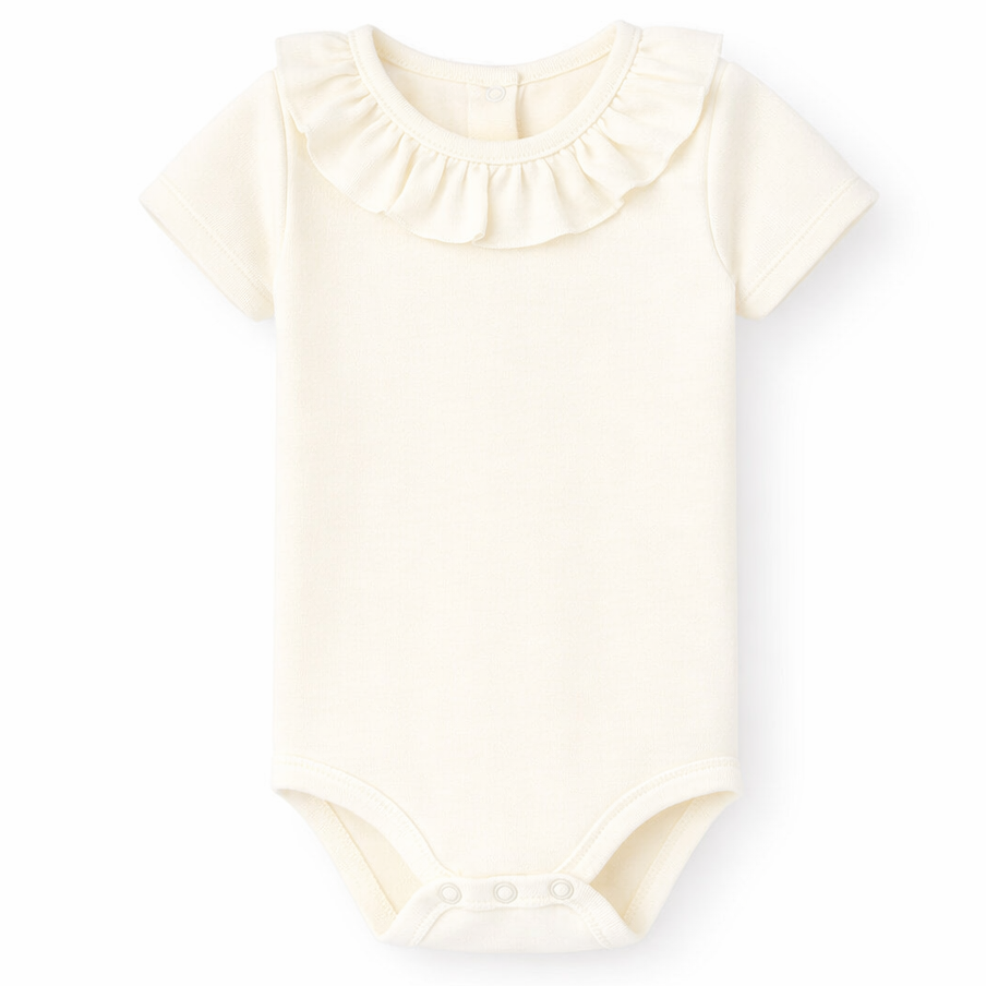 Offwhite romper met volant kraag en korte mouwen van het merk Babidu 