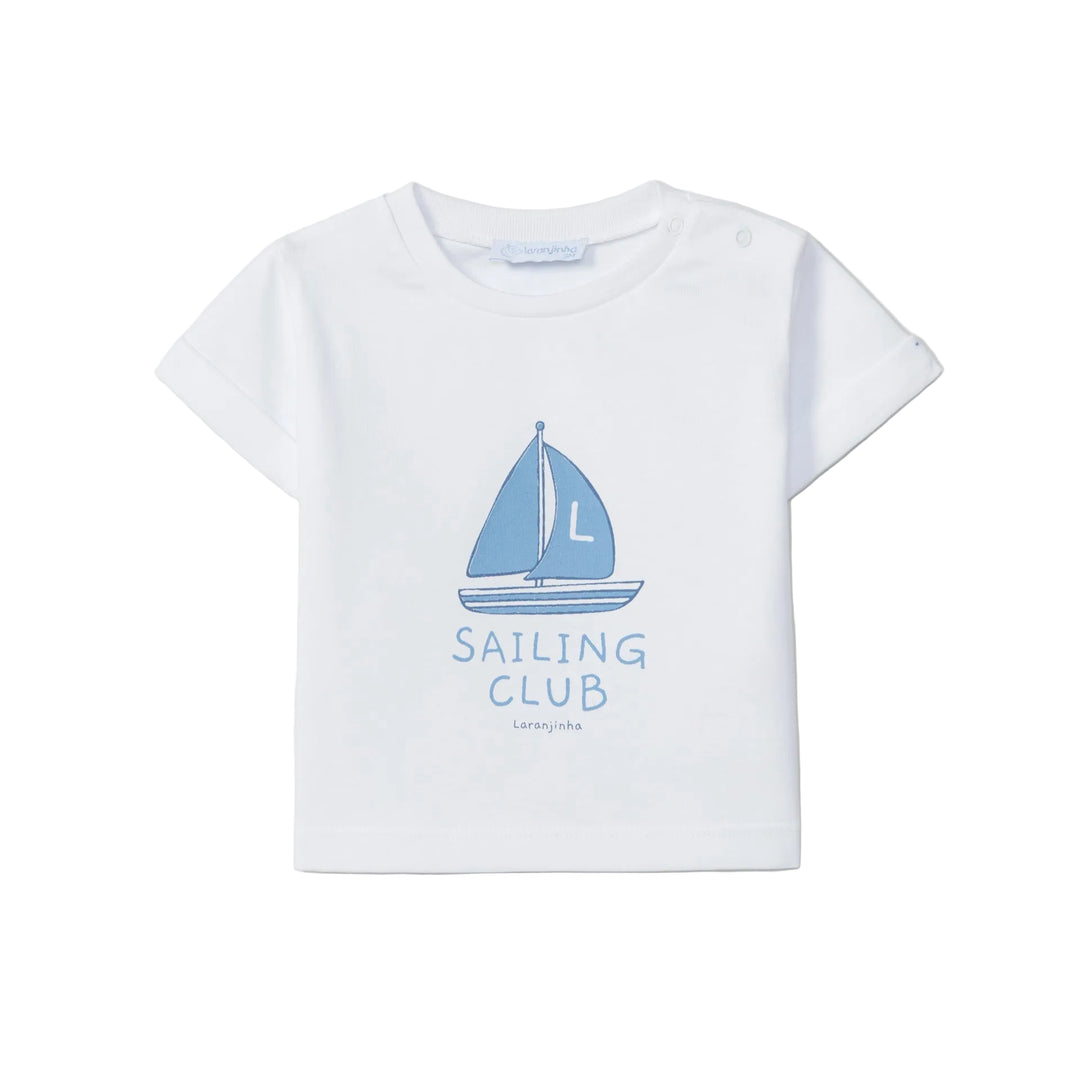 Wit t-shirt met korte mouwen en zeilboot in lichtblauw van het merk Laranjinha