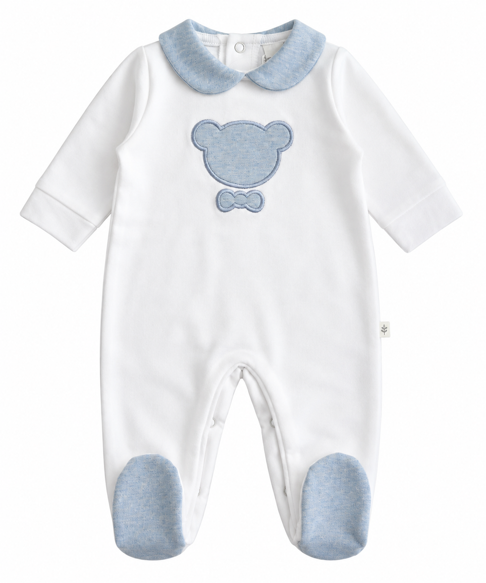 wit babypakje met lichtblauwe details en teddy hoofdje te personaliseren met naam