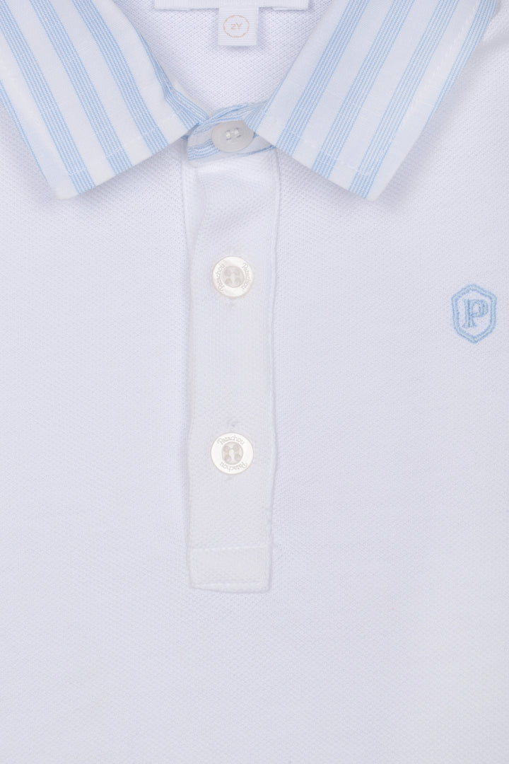 Detail van Patchou polo shirt met lichtblauw gestreepte kraag en patachou logo 