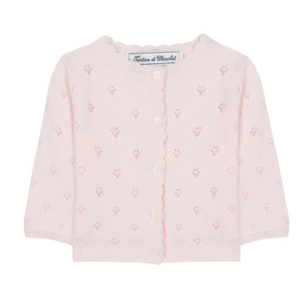 Ajour gebreid vestje van Tartine et Chocolat in zachtroze met verfijnd breipatroon