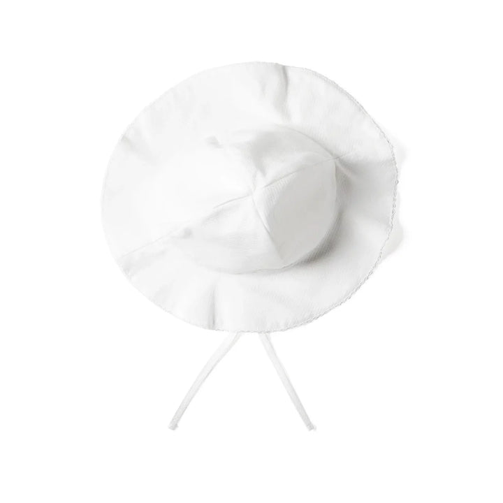 Wit zonnehoedje met kinlintjes