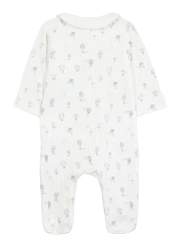 Detail van katoenen boxpakje met verfijnde afwerking en zachte structuur