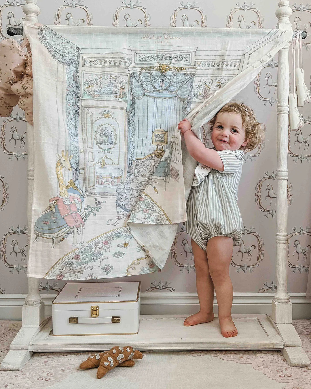 Carré French Bedroom - Atelier Choux