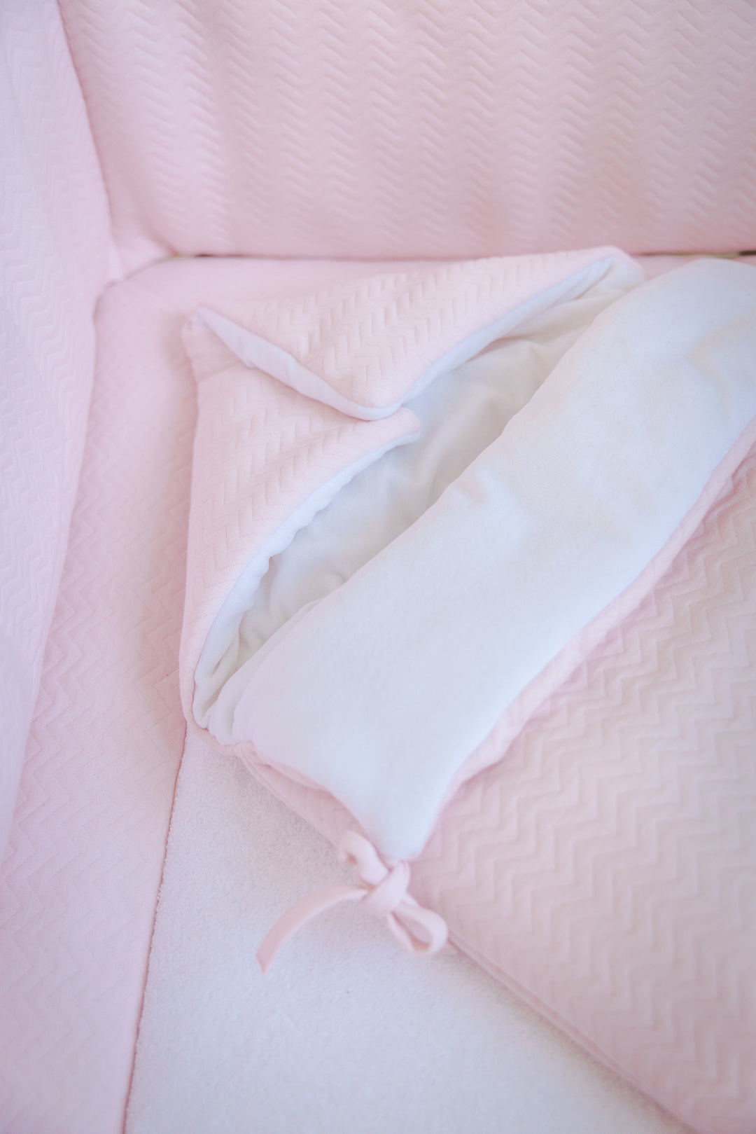 Box/bedomrander Chevron Light Pink - Poetree Kids