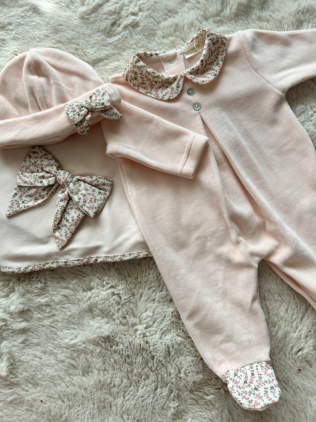 Spuugdoek bloemen (Peach pink) - Baby Gi