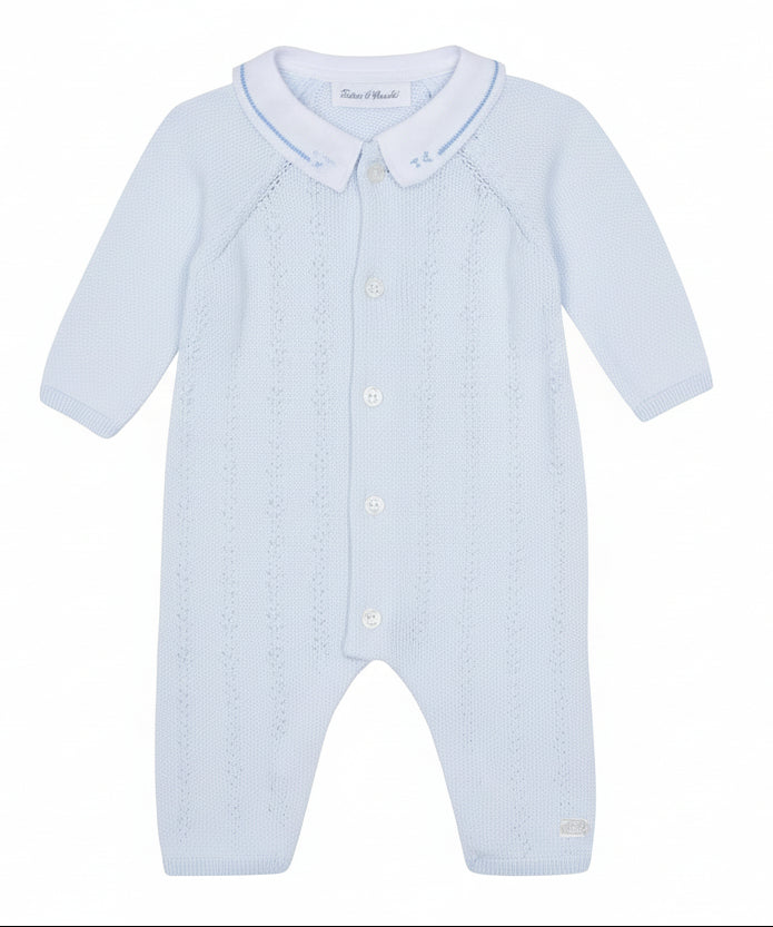 Lichtblauw babypak met kraag van Tartine et Chocolat met knoopsluiting en verfijnde afwerking