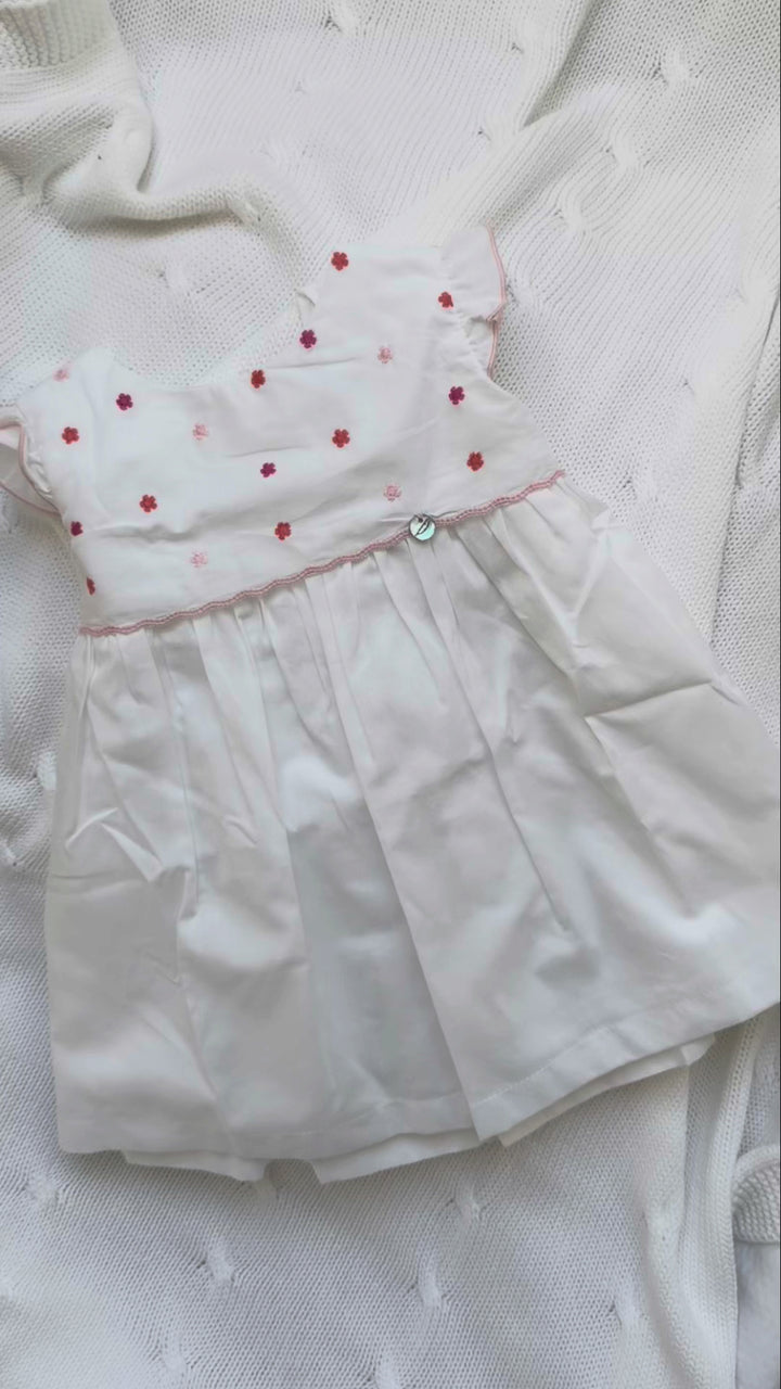 Jurkje geborduurde bloemetjes - Pureté du Bébé
