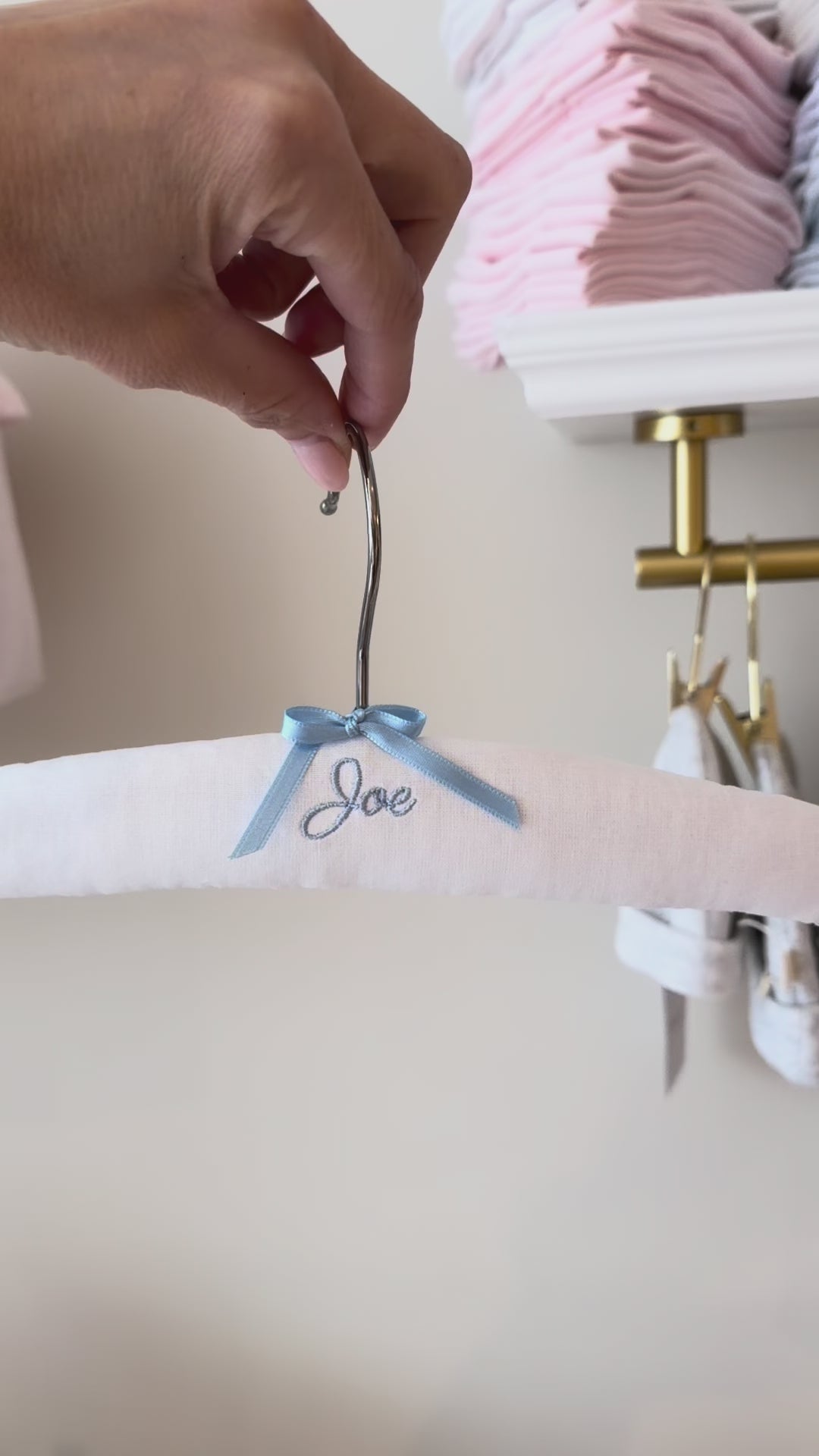 Gepersonaliseerde Babykledinghanger – Handgemaakt in Eigen Atelier | Little Mack