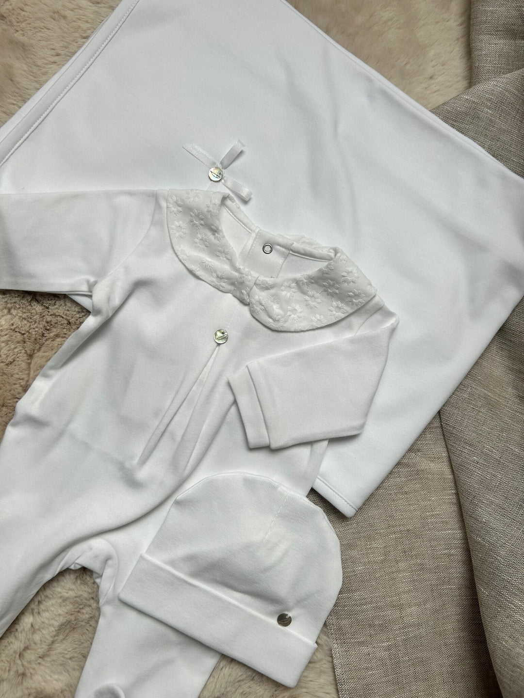 Babypakje broderie detail - Purete